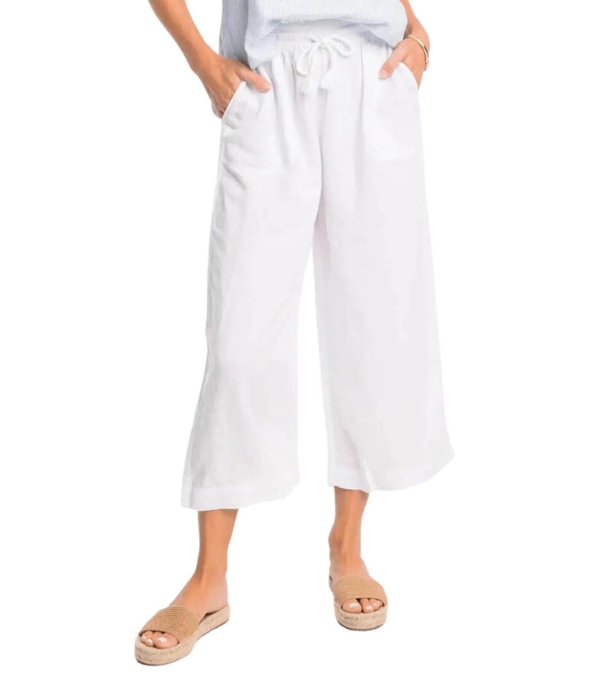 woman wearing Southern Tide, Women's Malisa Wide Leg Crop Pant (White)