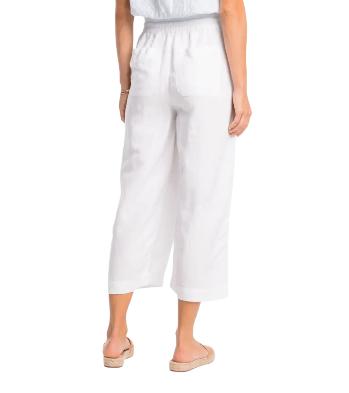 woman wearing Southern Tide, Women's Malisa Wide Leg Crop Pant (White)